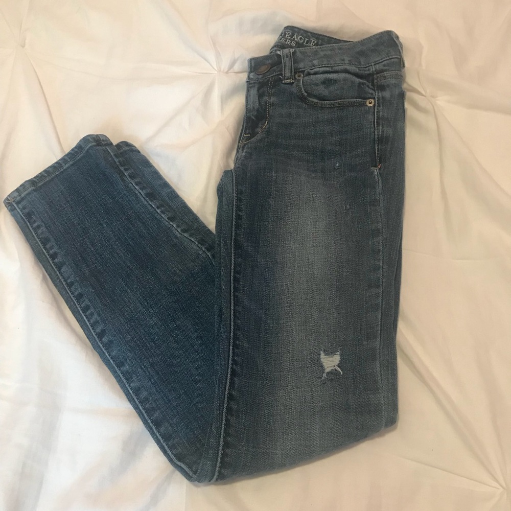 American Eagle Distressed Light Wash Skinny Jeans